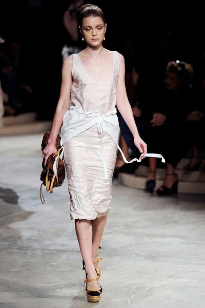 Look 13